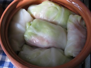 голубцы, запеченные в горшочках