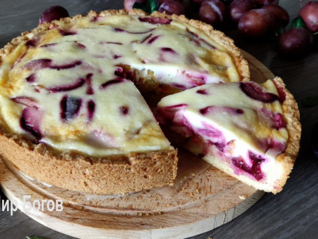 Пирог со сметанной заливкой. Нежный пирог со сливами заменит любой торт!