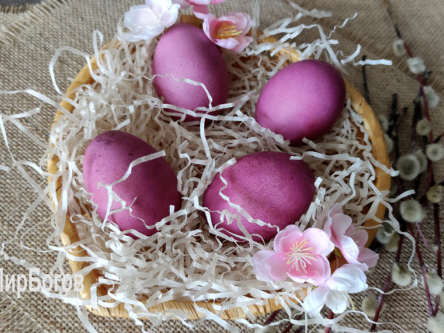 Как красиво покрасить яйца натуральным красителем! 